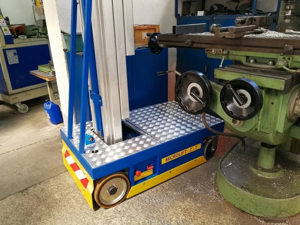 Мачтовый телескопический подъемник Svelt Microlift ZT самоходный