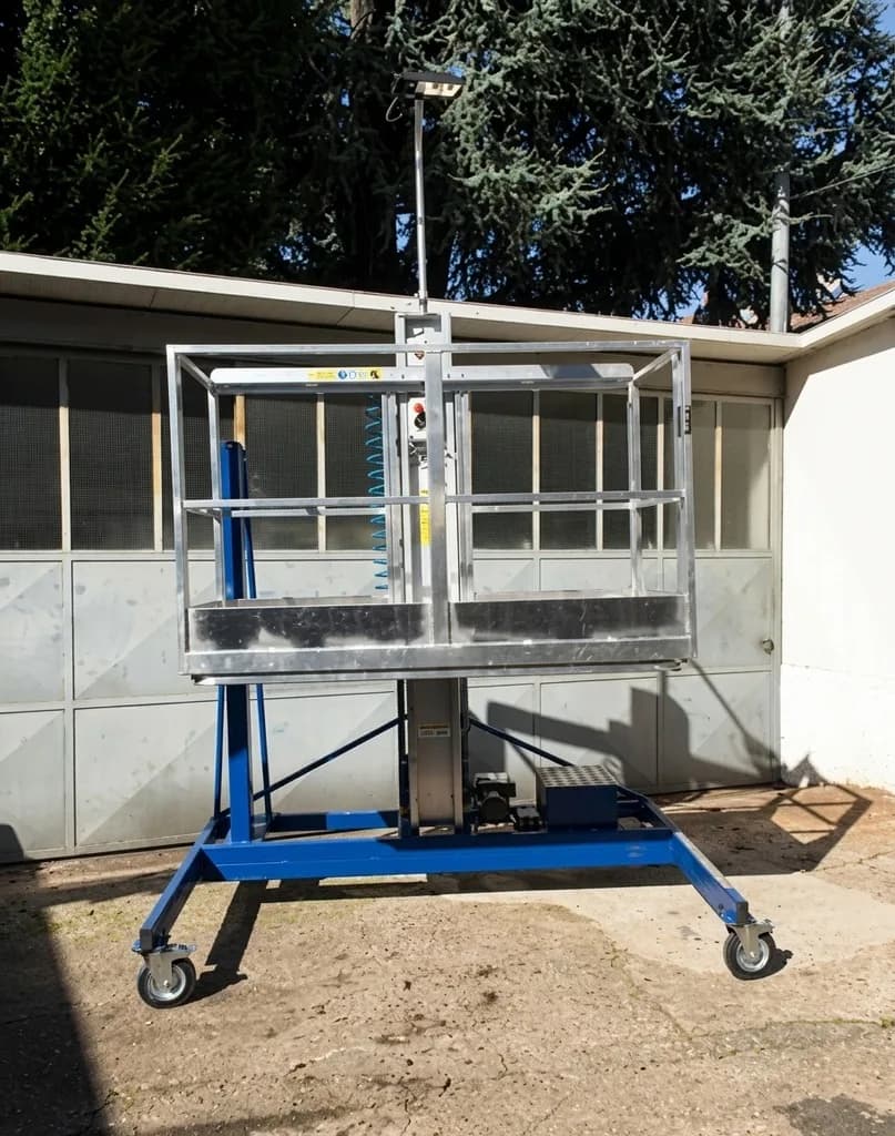 Платформа для обслуживания грузовых автомобилей и автобусов platform001