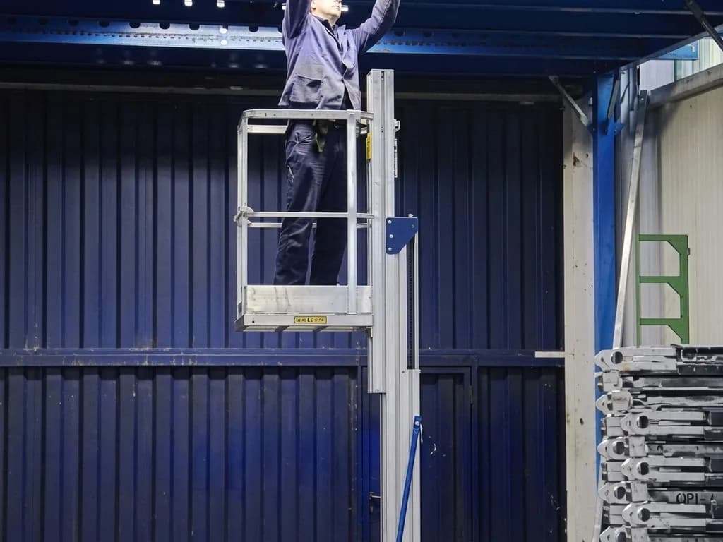 Ультракомпактная вертикальная платформа Svelt Microlift для подъема