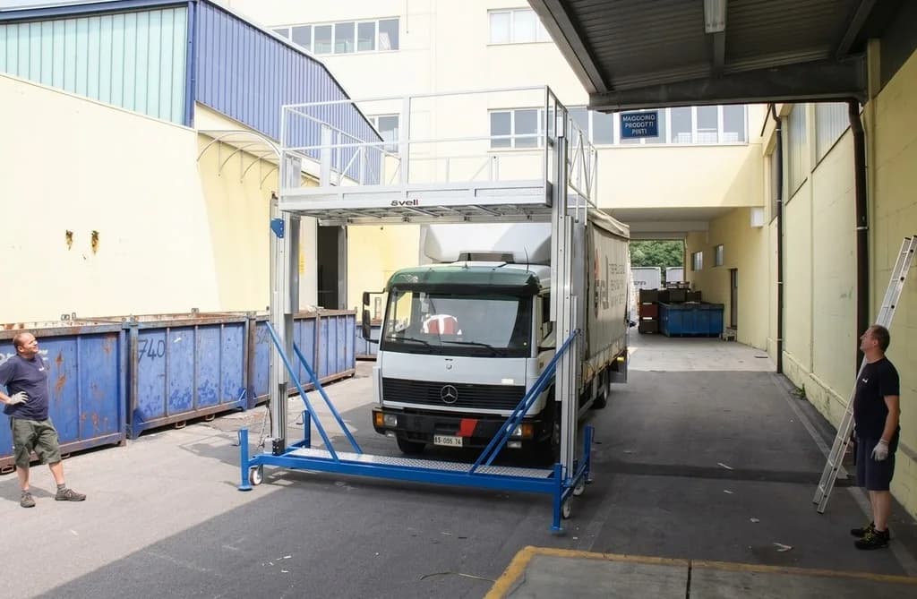 Платформа для обслуживания грузовых автомобилей и автобусов platform002