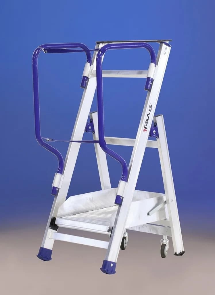 Мобильная лестница-помост SVELT MINIFLY 1 ступень 4 WD