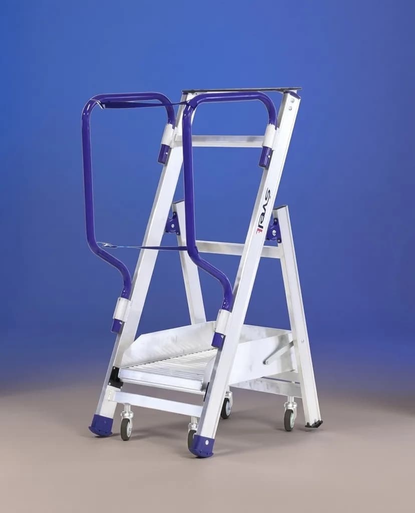 Мобильная лестница-помост SVELT MINIFLY 1 ступень 4 WD