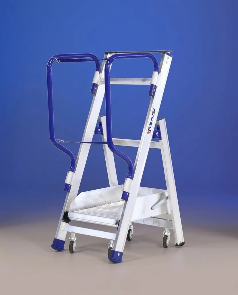 Мобильная лестница-помост SVELT MINIFLY 2 ступени 4 WD