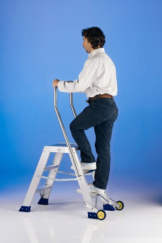 Двусторонняя стремянка-табурет Svelt PUNTO PLUS S 2х2 ступени