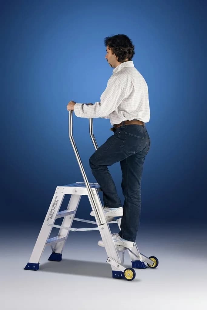 Двусторонняя стремянка-табурет Svelt PUNTO PLUS S 2х4 ступени