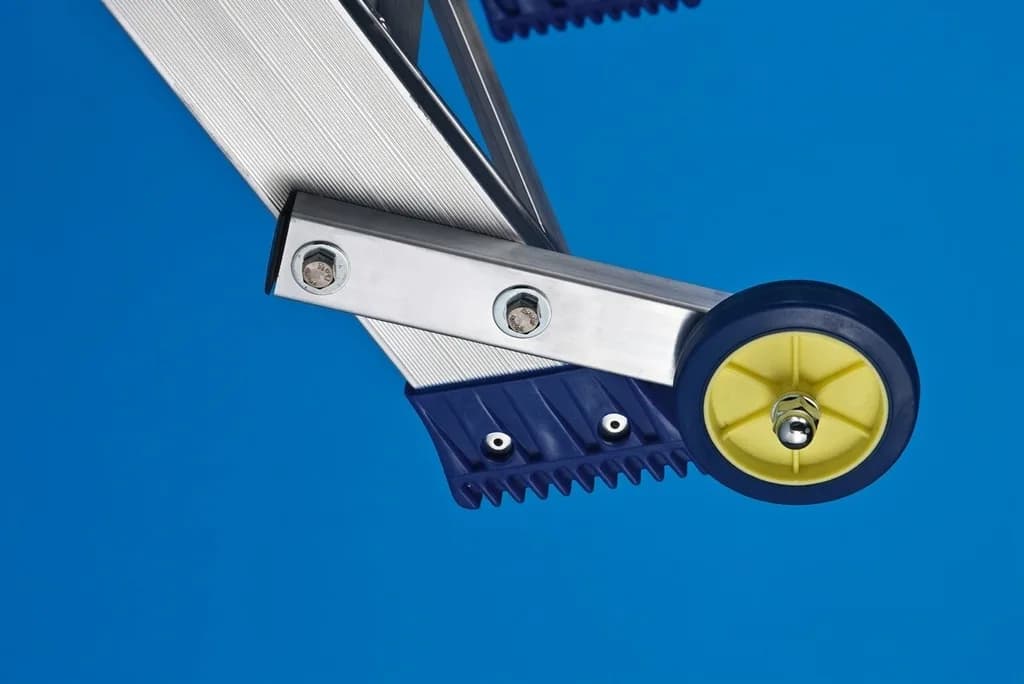 Двусторонняя стремянка-табурет Svelt PUNTO LARGE PLUS S 2х4 ступени