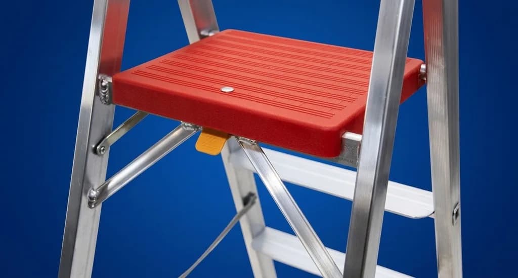 Односторонняя стремянка Svelt MAREA LIGHT 6 ступеней