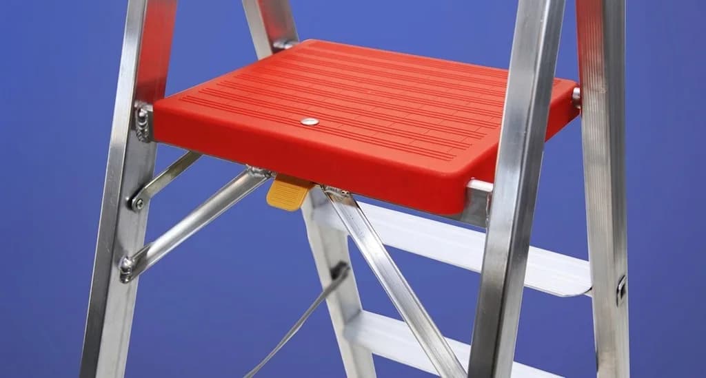 Односторонняя стремянка Svelt MAREA LIGHT 7 ступеней