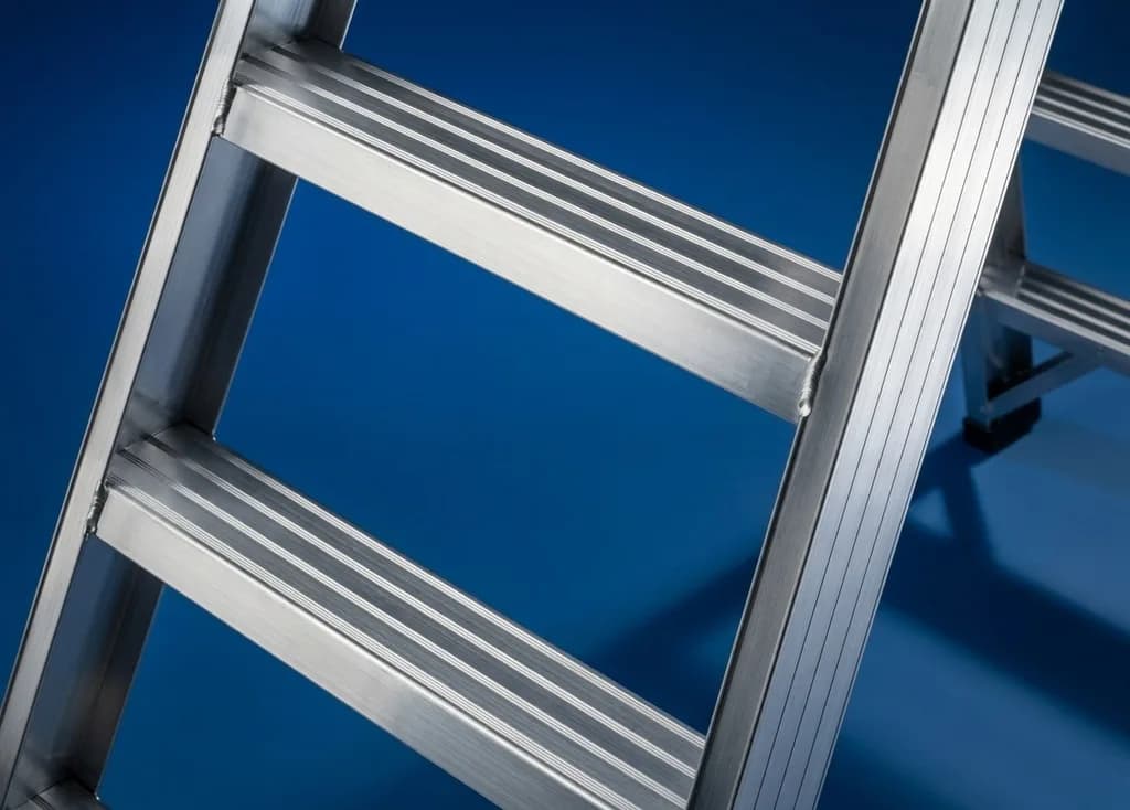 Односекционная профессиональная лестница SVELT GLC/S 10 ступеней SC0GLC/S20