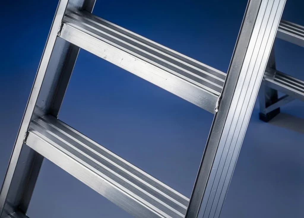 Односекционная профессиональная лестница SVELT GLC/S 12 ступеней SC0GLC/S30