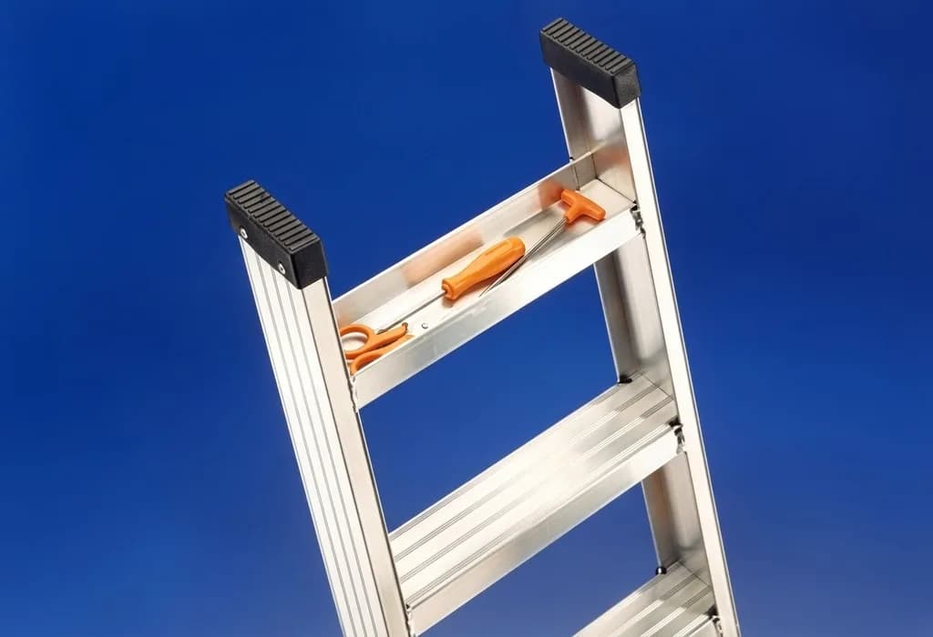 Односекционная профессиональная лестница SVELT GLC/S 18 ступеней SC0GLC/S60