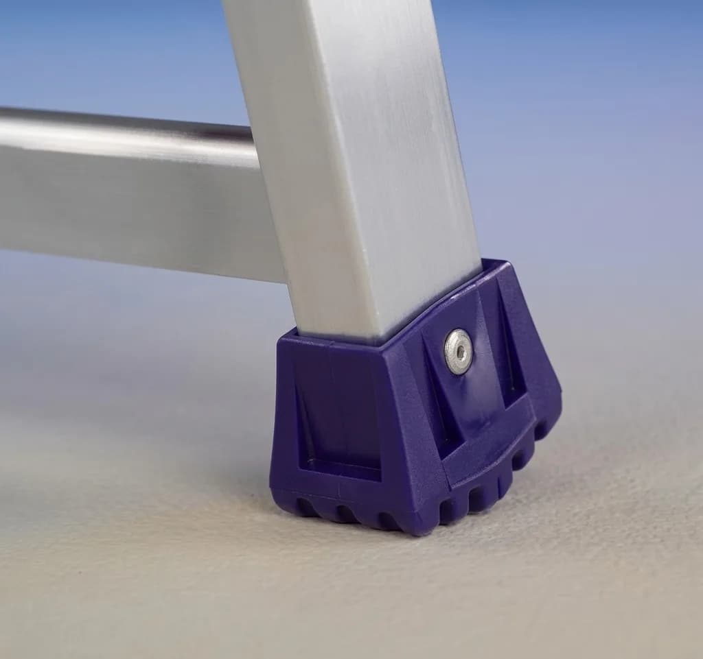 Стремянка алюминиевая Svelt Regina 4 ступени