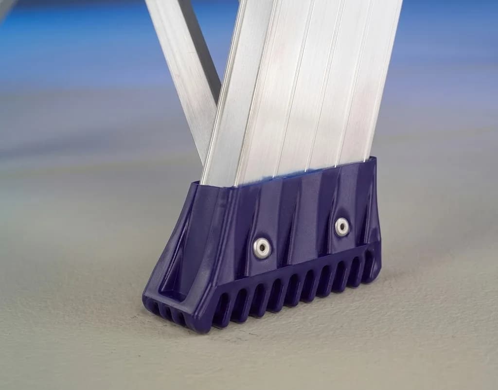 Стремянка алюминиевая Svelt Regina 8 ступеней