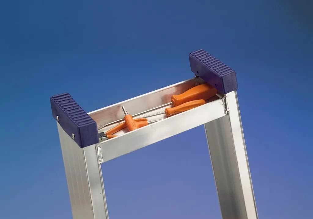 Стремянка алюминиевая Svelt Regina 10 ступеней