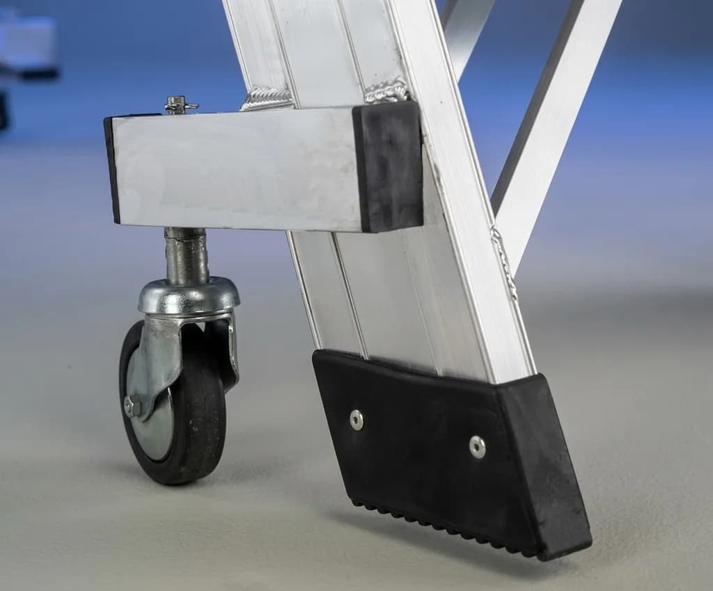 Лестница с платформой Svelt Castellana 11 ступеней