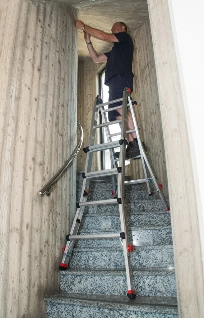 Телескопическая рабочая платформа SVELT