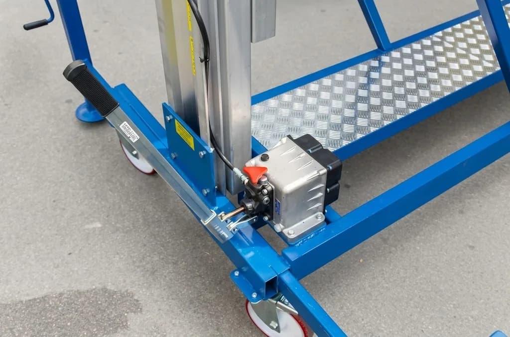 Платформа для обслуживания грузовых автомобилей и автобусов platform002