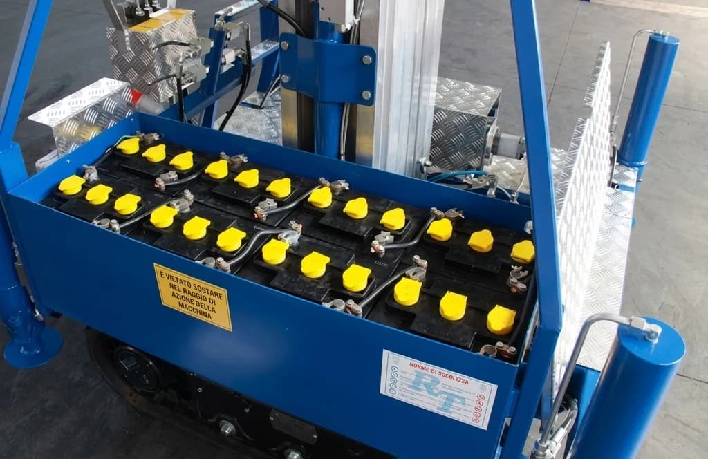 Мачтовый телескопический подъемник на гусеничном ходу Svelt PIDС 8