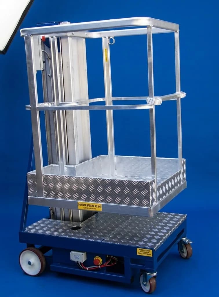 Ультракомпактная вертикальная платформа Svelt Microlift для подъема