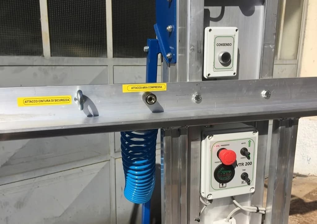 Платформа для обслуживания грузовых автомобилей и автобусов platform001