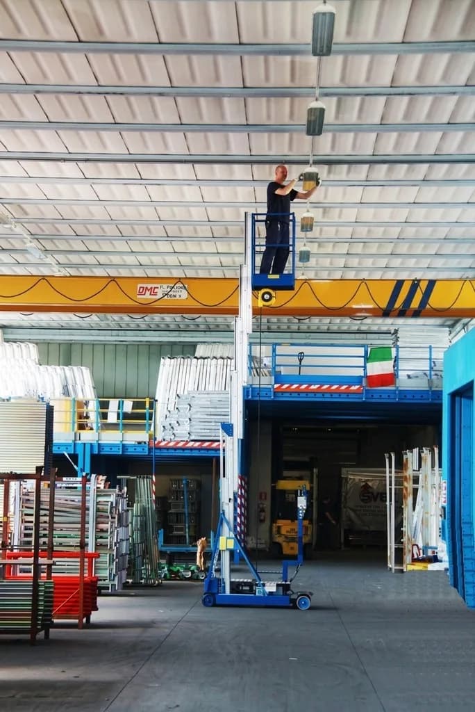 Мачтовый телескопический подъемник Svelt PID 10S самоходный