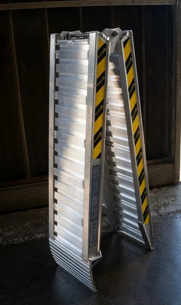 Погрузочная рампа SVELT 135 "G" 3 м (4000 кг) без края