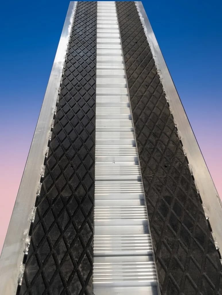 Погрузочная рампа SVELT 150 "F" 4,0 м (4000 кг)