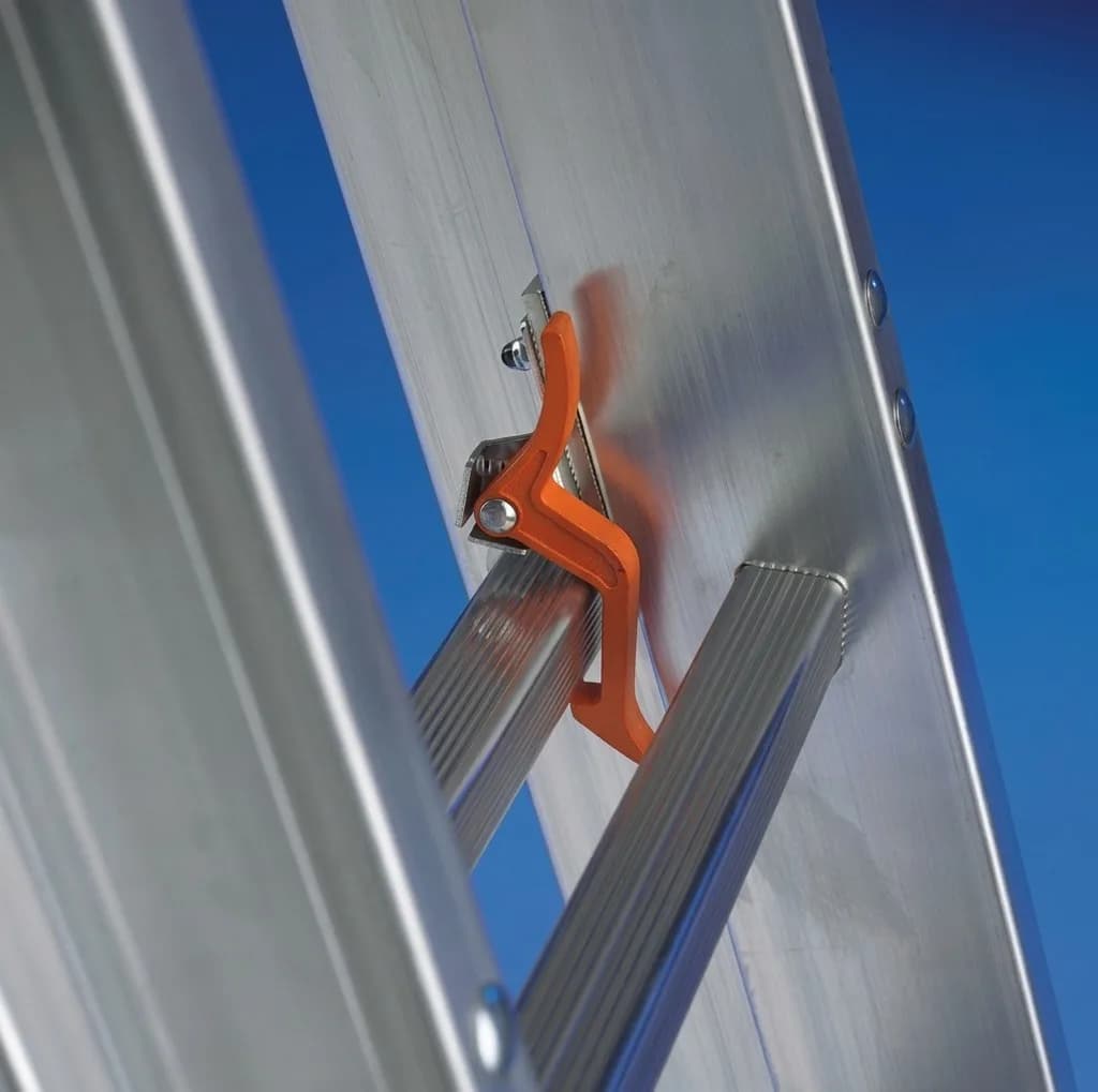 Двухсекционная лестница Svelt EURO E2 - 2х10 ступеней