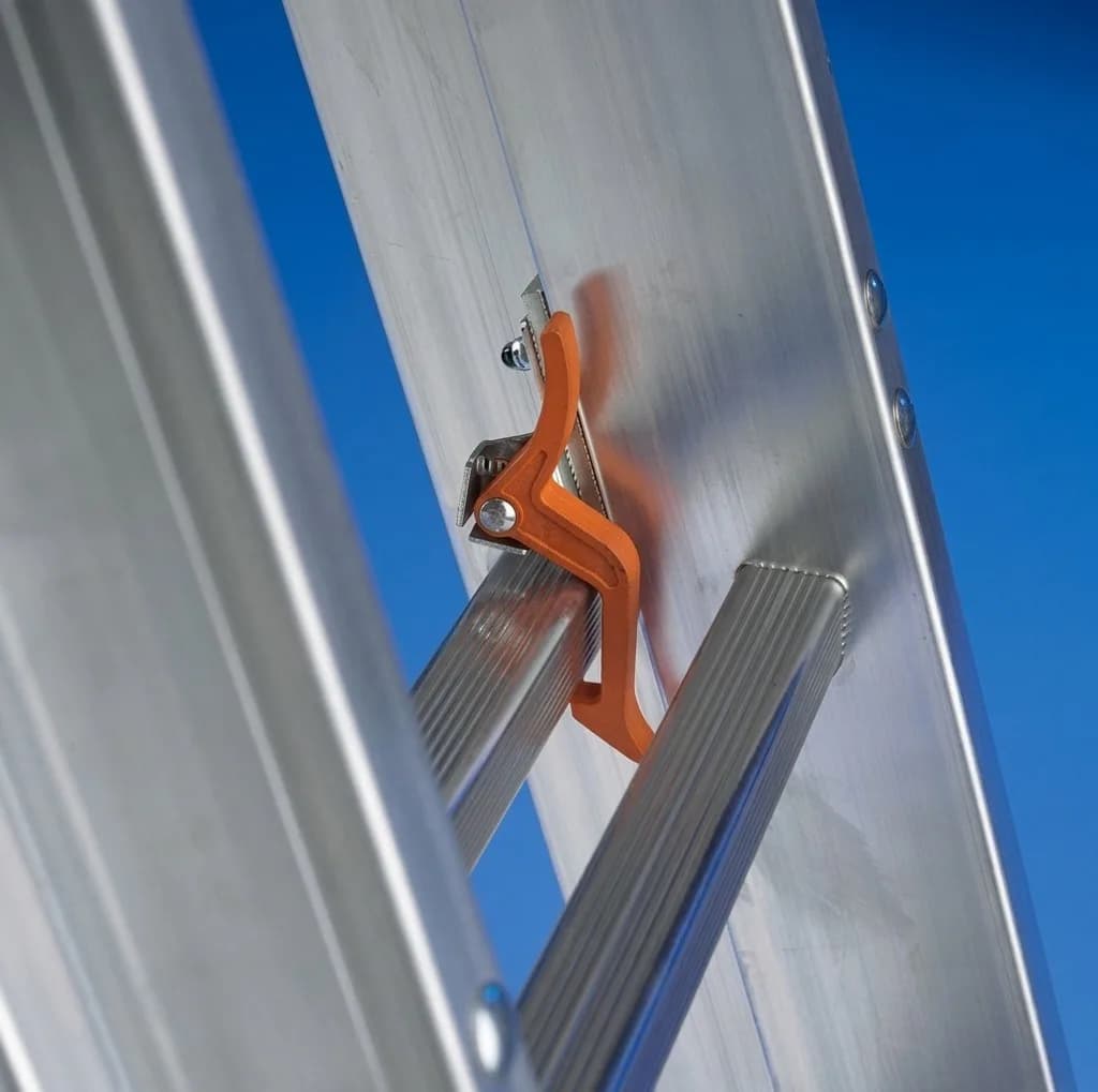 Двухсекционная лестница Svelt EURO E2 - 2х14 ступеней