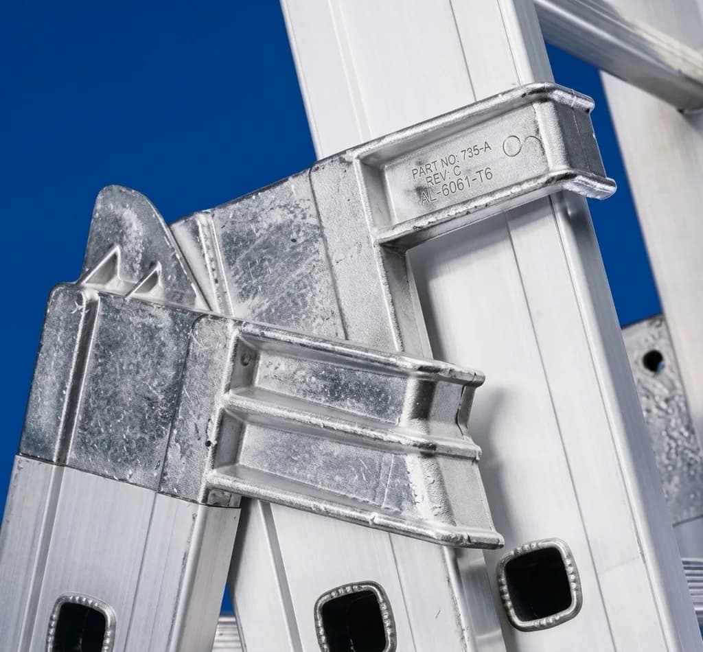 Двухсекционная лестница Svelt EURO E2 - 2x16R ступеней