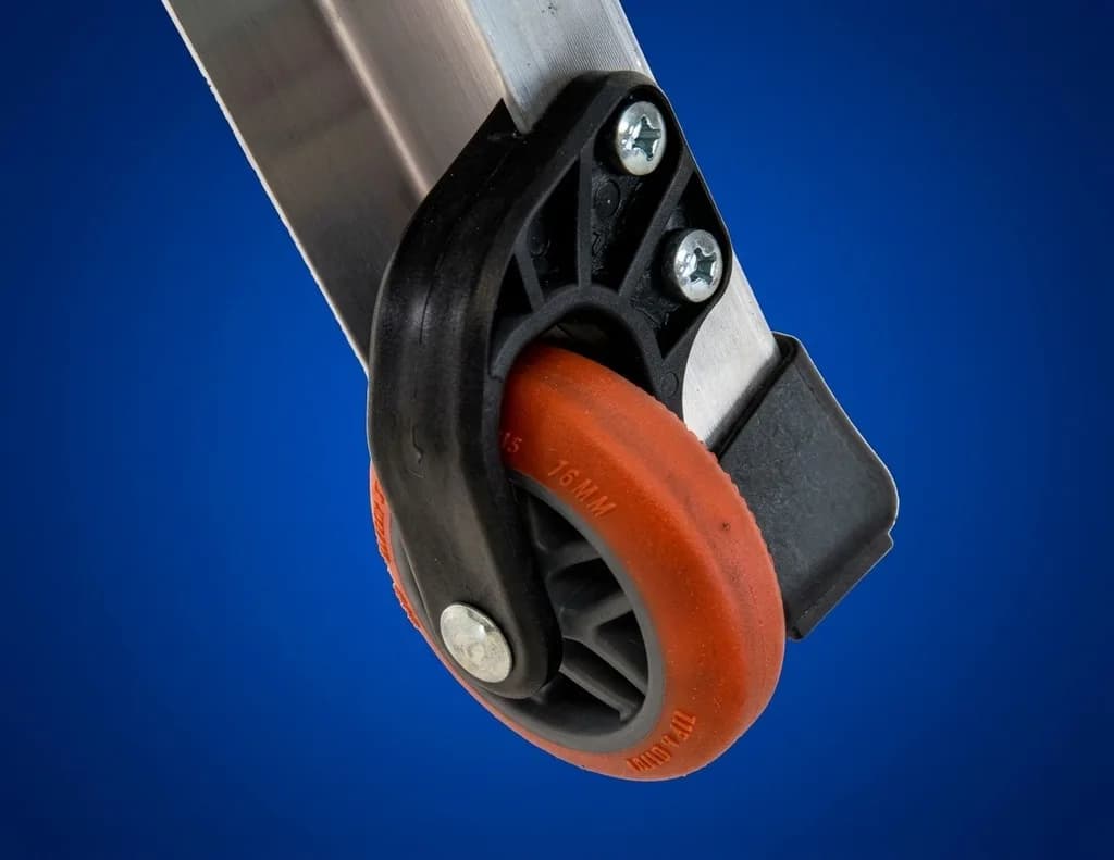 Телескопическая лестница SVELT SCALISSIMA PLUS 10+10R ступеней