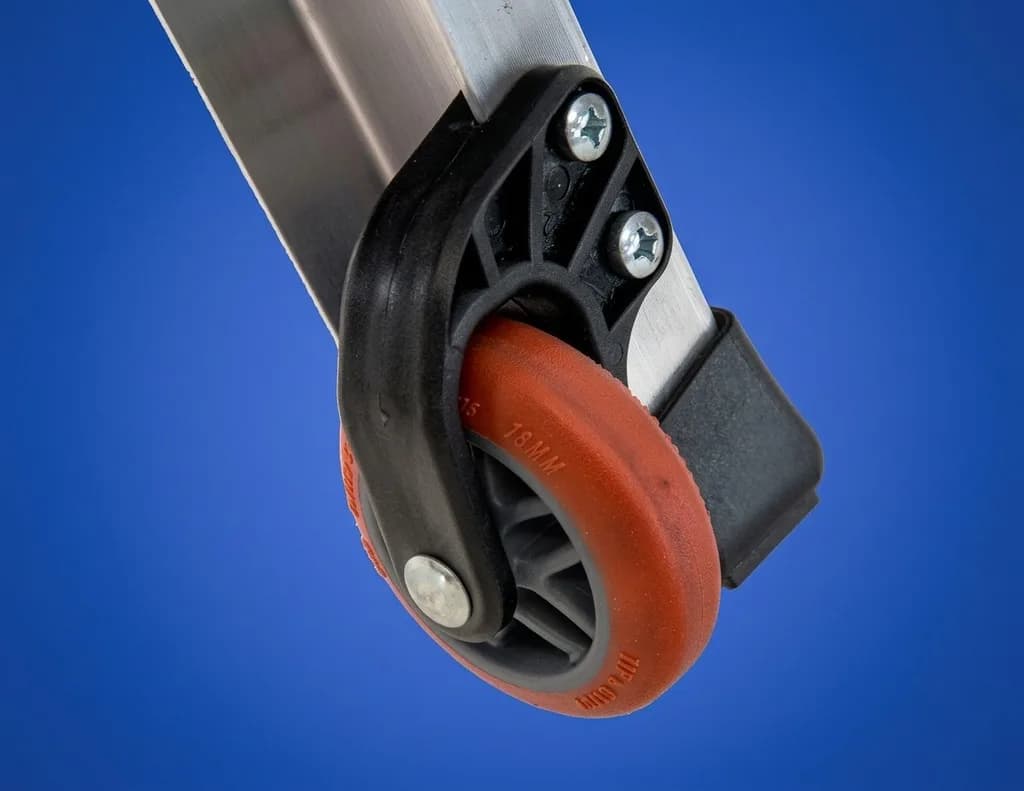 Телескопическая лестница SVELT SCALISSIMA PLUS 11+11 ступеней