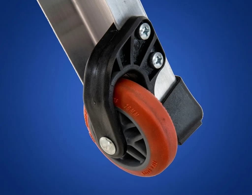 Телескопическая лестница SVELT SCALISSIMA PLUS 12+12R ступеней