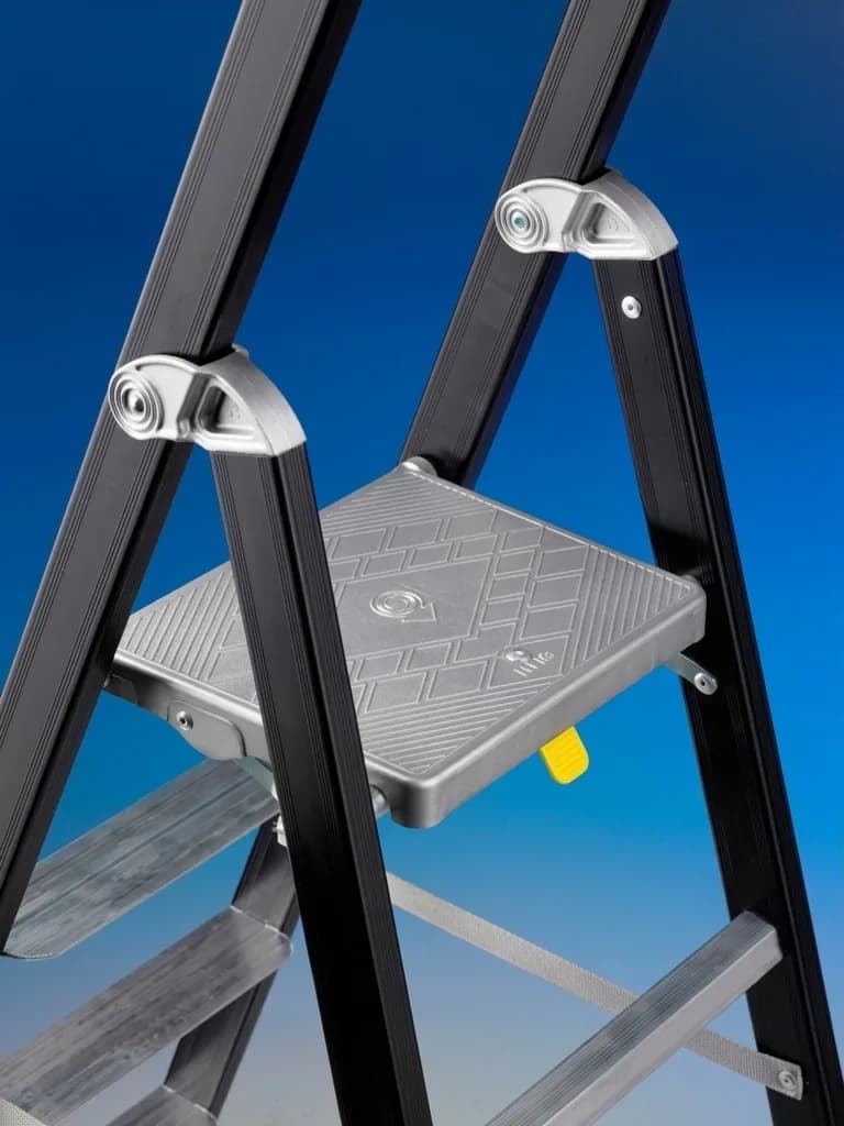 Односторонняя стремянка анодированная SVELT MAREA TECH 3 ступени