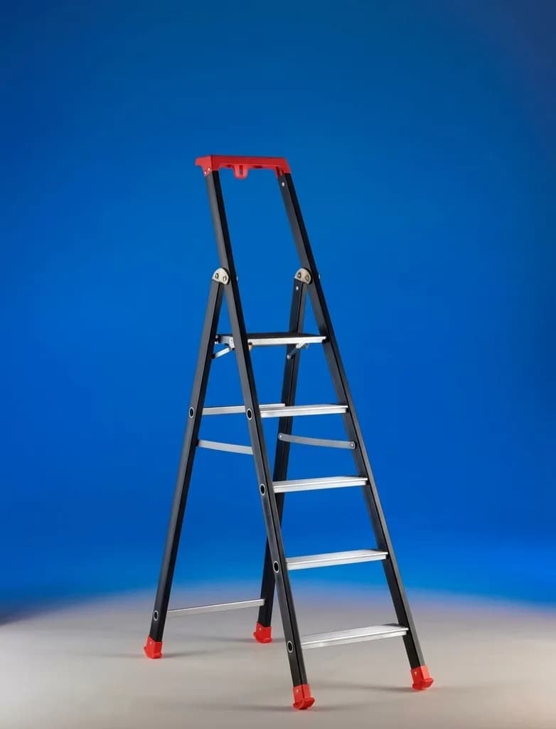 Односторонняя стремянка анодированная SVELT MAREA TECH 9 ступени