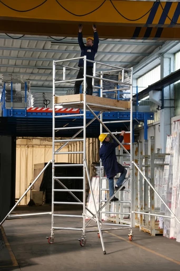 Укомплектованная рабочая платформа для вышек-тура Svelt JOLLY