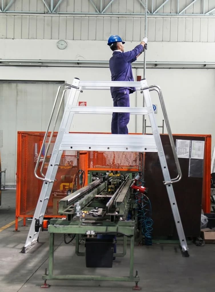 Мостовая лестница Svelt Bridge S 3 ступени, длина 100 см, 4 телескопических стабилизатора