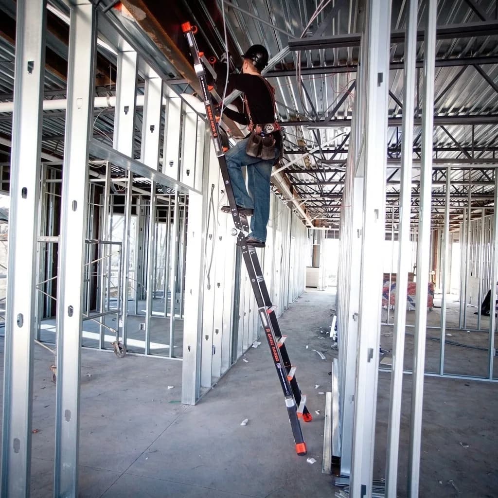 Лестница-стремянка телескопическая SVELT Dark 8+8 ступеней