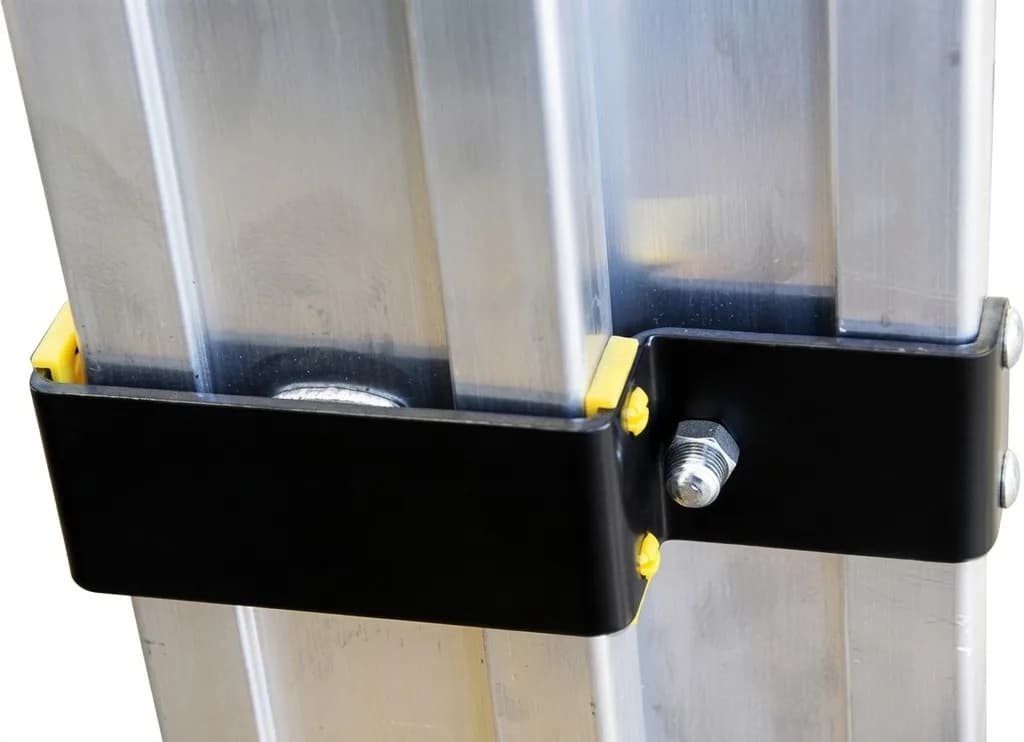 Трехсекционная лестница выдвигаемая тросом Svelt EURO E3F 3x14 ступеней