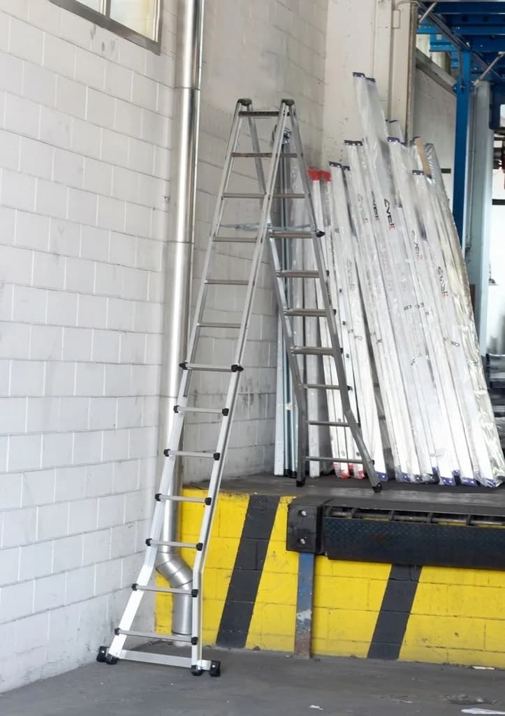 Лестница-стремянка телескопическая Svelt Bravissima 14+14 ступеней