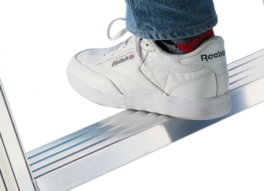 Односекционная профессиональная лестница SVELT GLC 18 ступеней