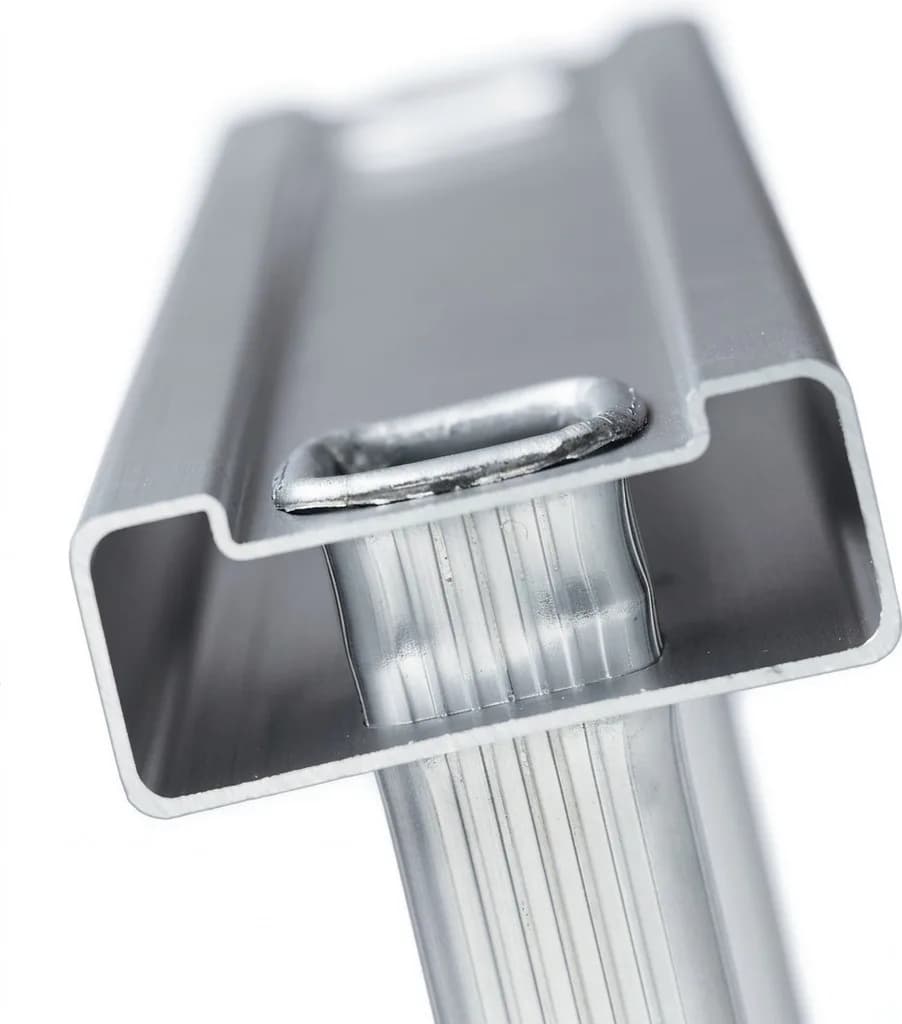 Трехсекционная лестница SVELT EURO E3 - 3х7 ступеней