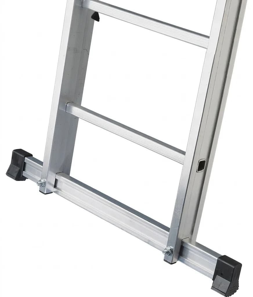 Трехсекционная лестница SVELT EURO E3 - 3х7 ступеней