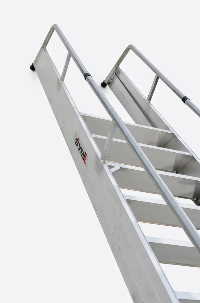 Лестница с перилами Svelt GIORNO MAXI 15 ступеней