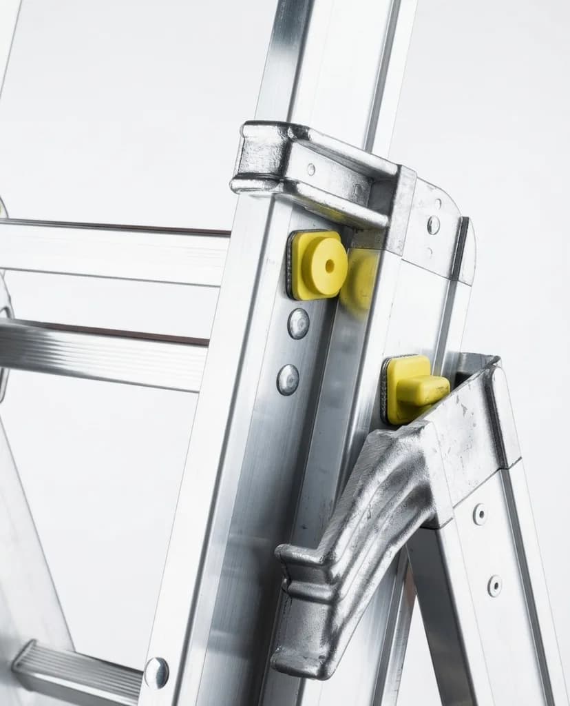 Трехсекционная лестница Svelt LUXE 3 - 7+8+8 ступеней