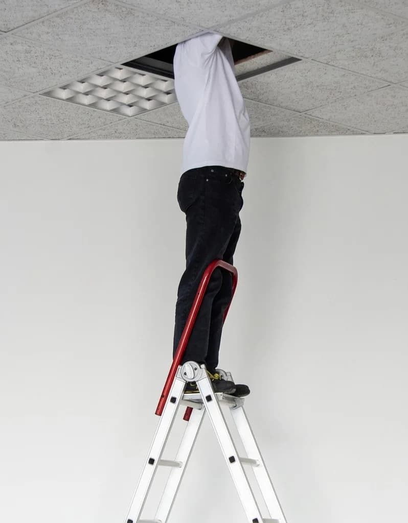 Телескопическая лестница Svelt SCALISSIMA ELITE 8+8 ступеней