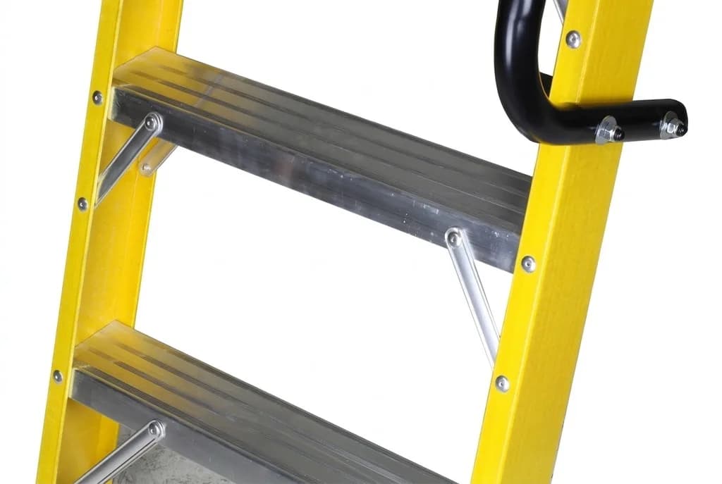 Лестница с платформой диэлектрическая Svelt MOBY FIBRA 3 ступени