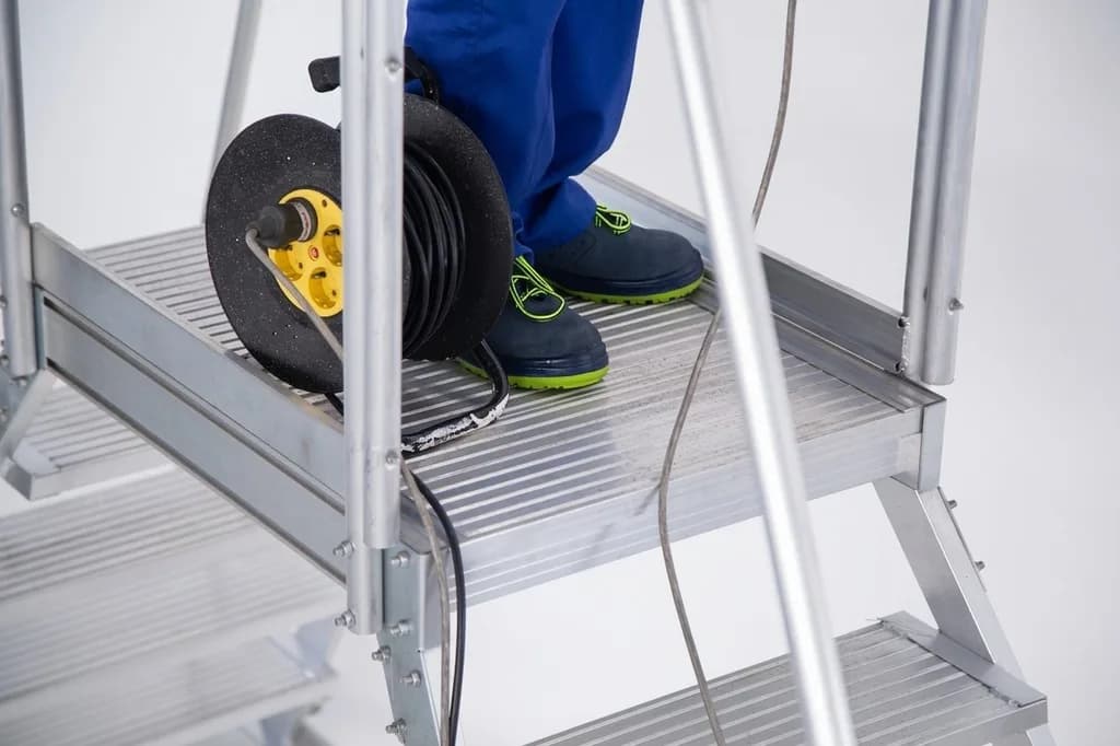 Двухсторонняя лестница с платформой SVELT PONTE 5 ступеней