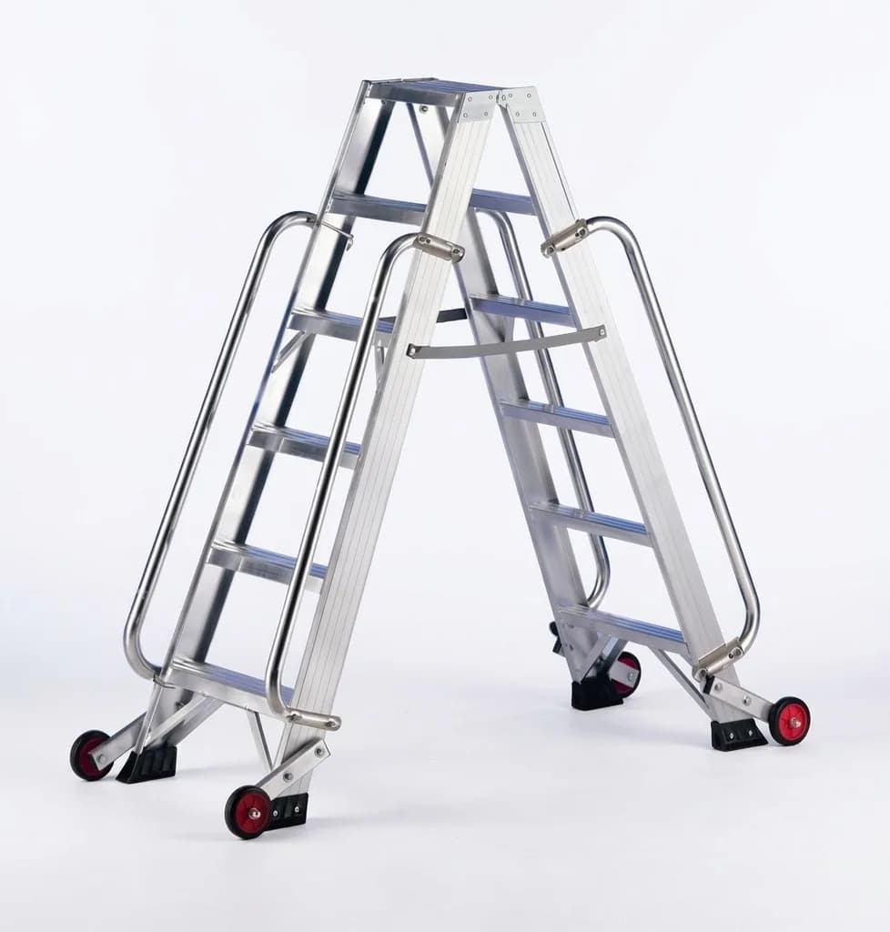 Двусторонняя стремянка Svelt P1 PLUS 2x7 ступеней