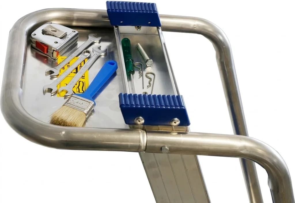 Алюминиевая стремянка Svelt REGINA VIP 7 ступеней